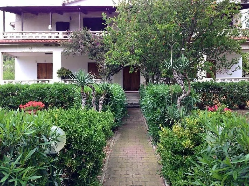 Villa Conti Residence Lacona Italia